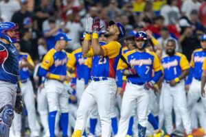¡Histórico! Venezuela derrota a la República  Dominicana en el primer juego en el Clásico Mundial de Béisbol